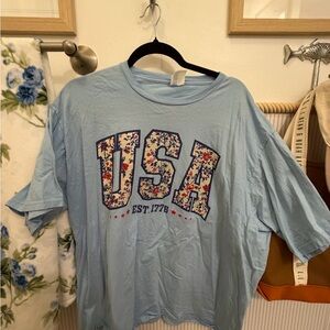USA Floral Graphic Tee – Light Blue – Oversized Fit (XL/XXL)